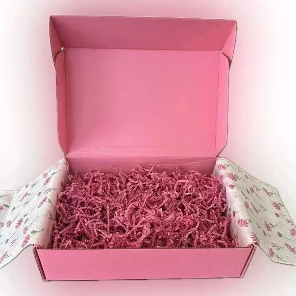 Breast Cancer Gift Box with 15 breast cancer items that will brighten he… - Picture 3 of 4